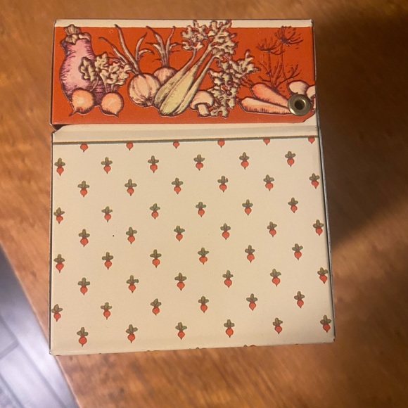 Vintage. Hallmark Recipe Tin “Bon Appetit Good Food Good Friends” - Picture 4 of 5